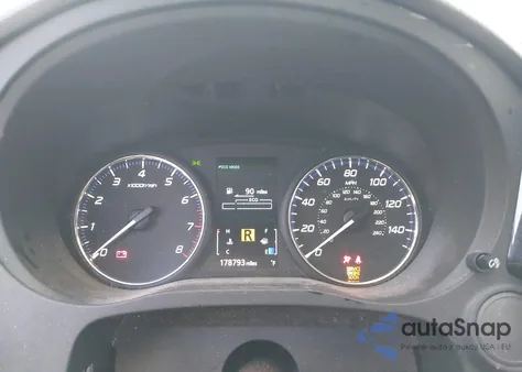 2017 Mitsubishi Outlander Es z USA, uszkodzony, nr VIN JA4AD2A33HZ032388